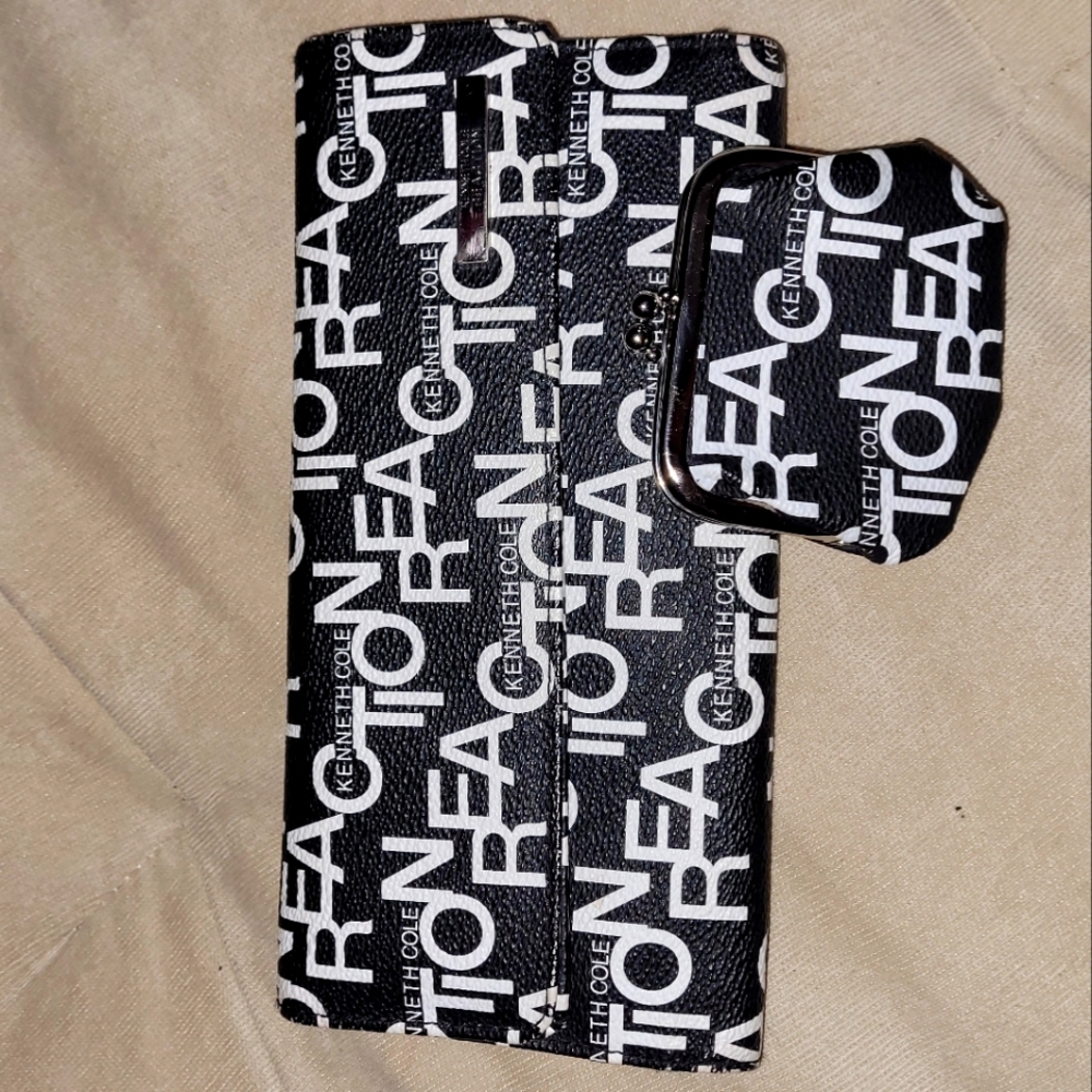 Kenneth COLE REACTION WALLET WITH MINI PURSE